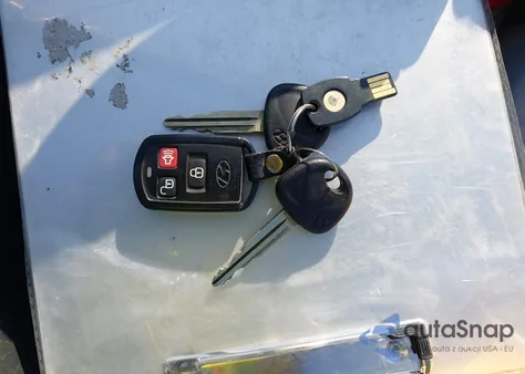 2005 Hyundai Elantra Gls/Gt from USA, damaged, VIN KMHDN46D95U030372